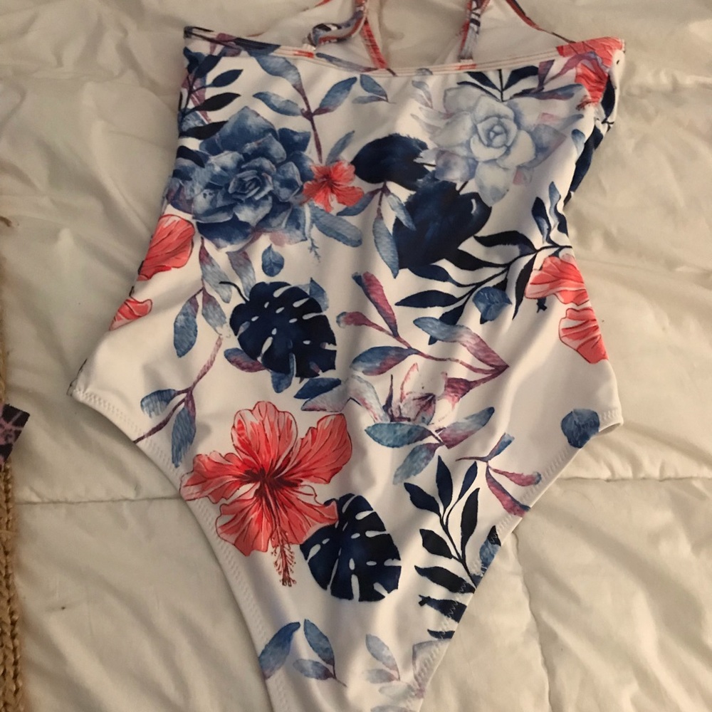 Bathing suit 👙